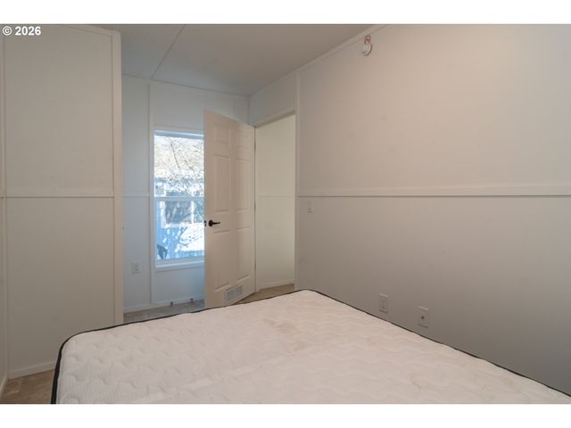 5000 Ne STEPHENS St 27, Roseburg, OR 97470