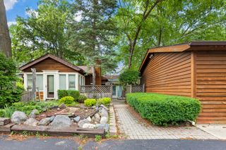 21368 W Pepper Drive, Lake Zurich, IL 60047