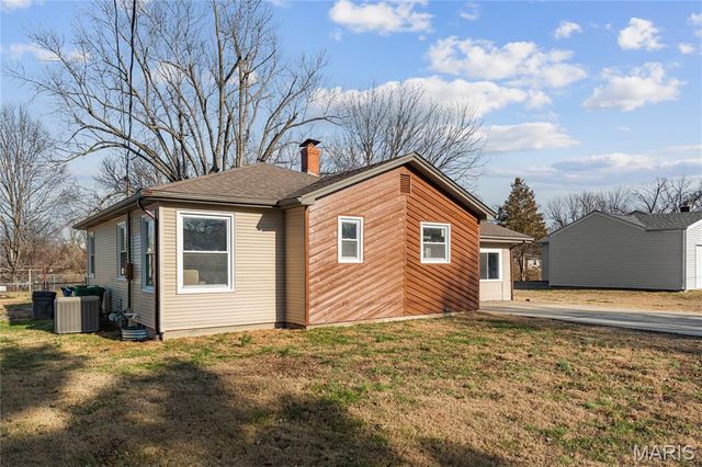 814 Vivian Street, Collinsville, IL 62234