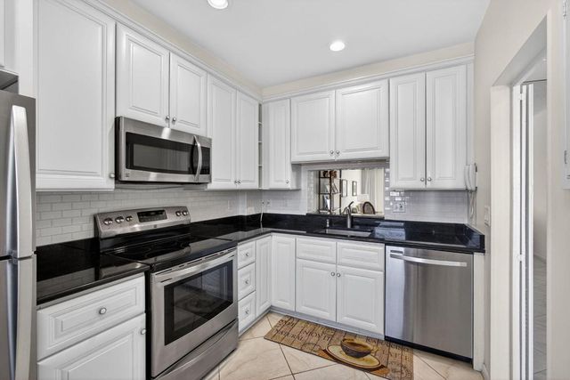 105 Paradise Harbour Boulevard 506, North Palm Beach, FL 33408