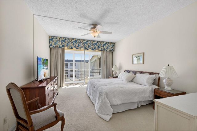 105 Paradise Harbour Boulevard 506, North Palm Beach, FL 33408