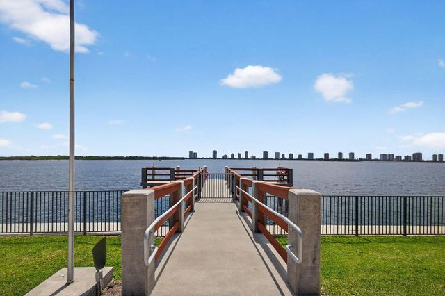 105 Paradise Harbour Boulevard 506, North Palm Beach, FL 33408