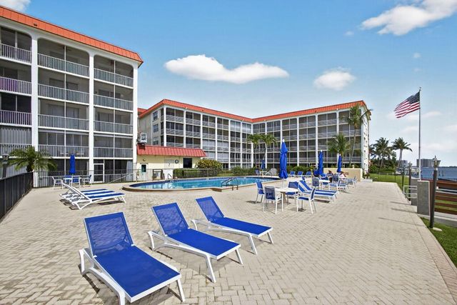 105 Paradise Harbour Boulevard 506, North Palm Beach, FL 33408