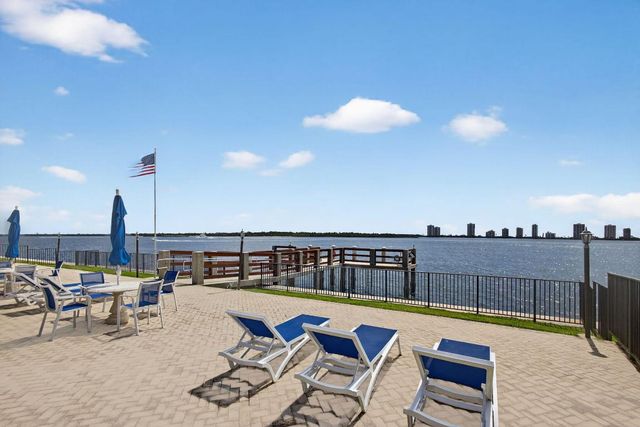 105 Paradise Harbour Boulevard 506, North Palm Beach, FL 33408