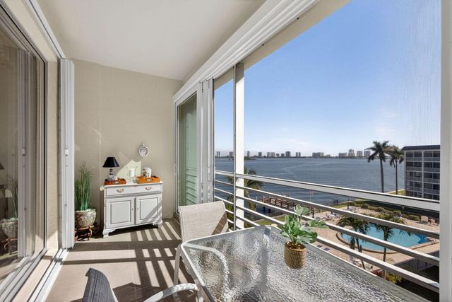 105 Paradise Harbour Boulevard 506, North Palm Beach, FL 33408