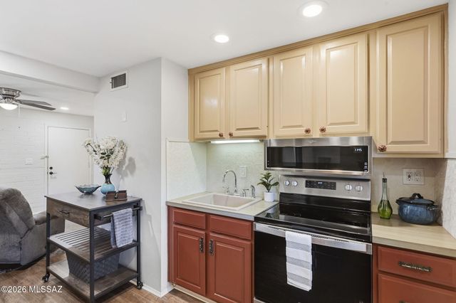 189 S Paseo Sarta Apt D, Green Valley, AZ 85614
