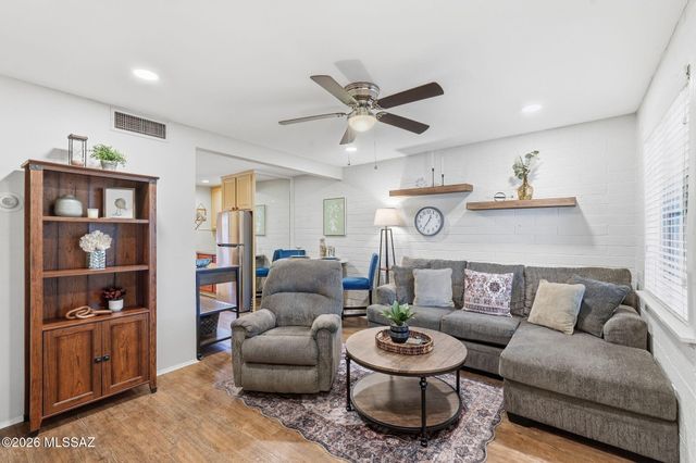 189 S Paseo Sarta Apt D, Green Valley, AZ 85614