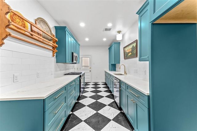 1026 11th Street, Lake Charles, LA 70601