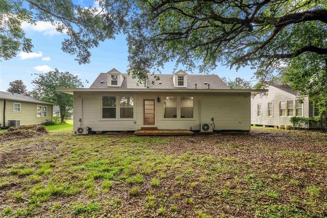 1026 11th Street, Lake Charles, LA 70601