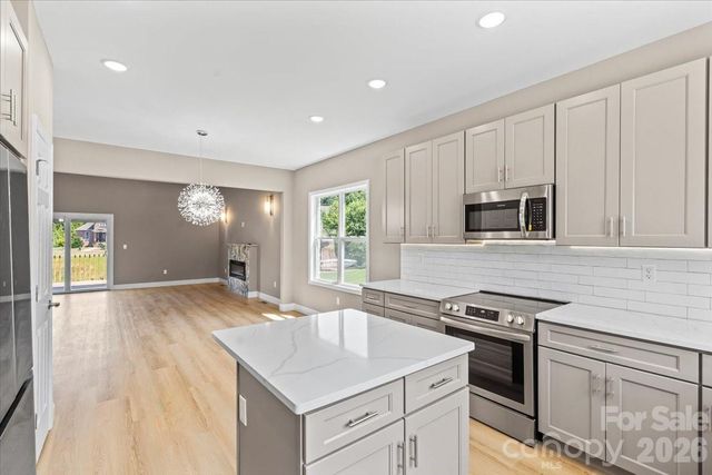 1033 12th Avenue Drive NW, Hickory, NC 28601