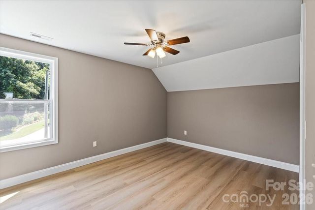 1033 12th Avenue Drive NW, Hickory, NC 28601