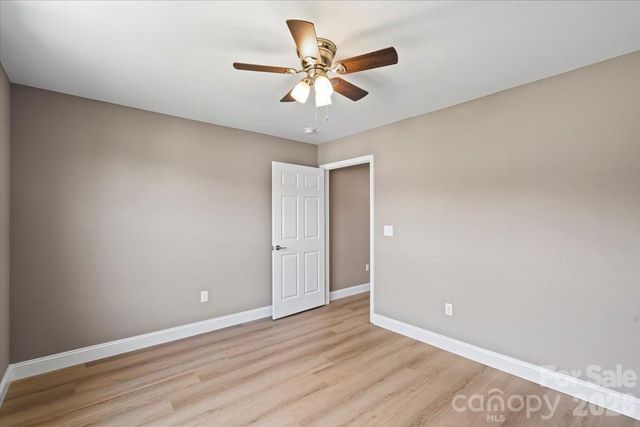 1033 12th Avenue Drive NW, Hickory, NC 28601
