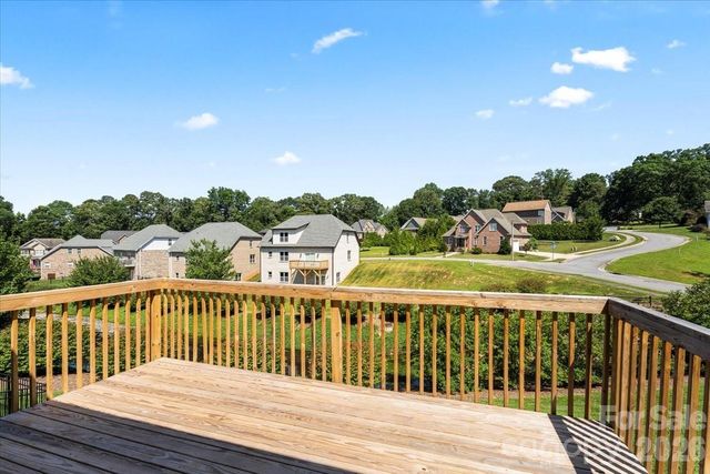 1033 12th Avenue Drive NW, Hickory, NC 28601