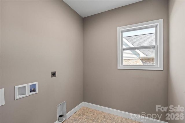 1033 12th Avenue Drive NW, Hickory, NC 28601
