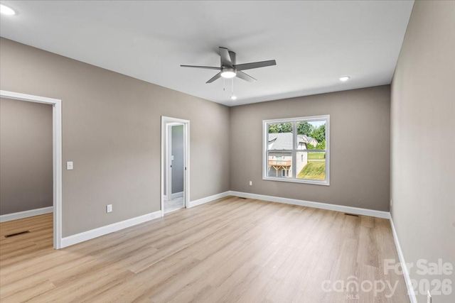 1033 12th Avenue Drive NW, Hickory, NC 28601