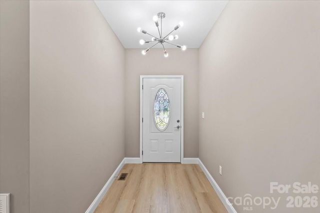 1033 12th Avenue Drive NW, Hickory, NC 28601
