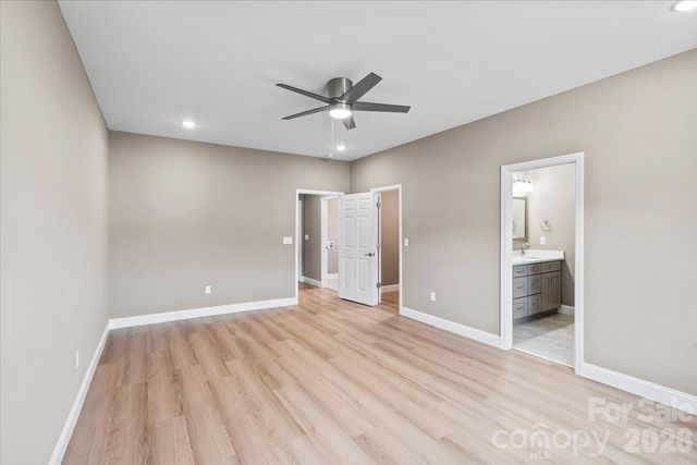 1033 12th Avenue Drive NW, Hickory, NC 28601