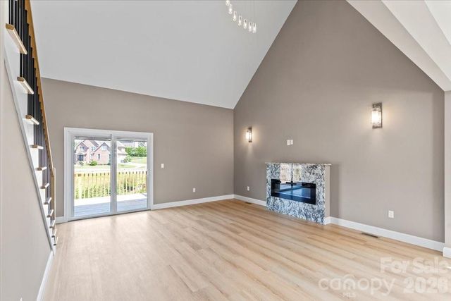 1033 12th Avenue Drive NW, Hickory, NC 28601