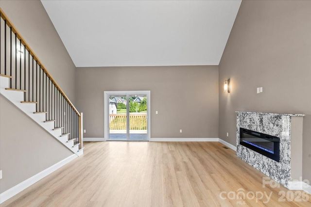 1033 12th Avenue Drive NW, Hickory, NC 28601