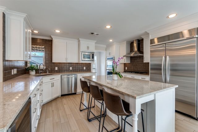 6438 Riverview Lane, Dallas, TX 75248