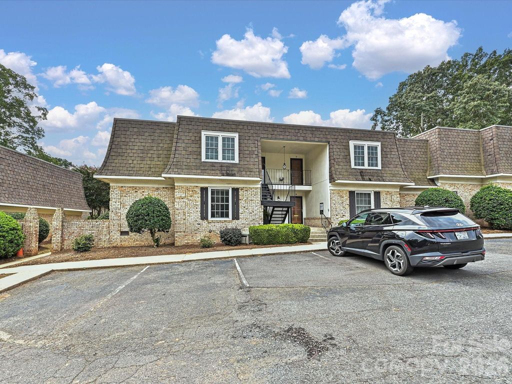 3520 Colony Road C, Charlotte, NC 28211