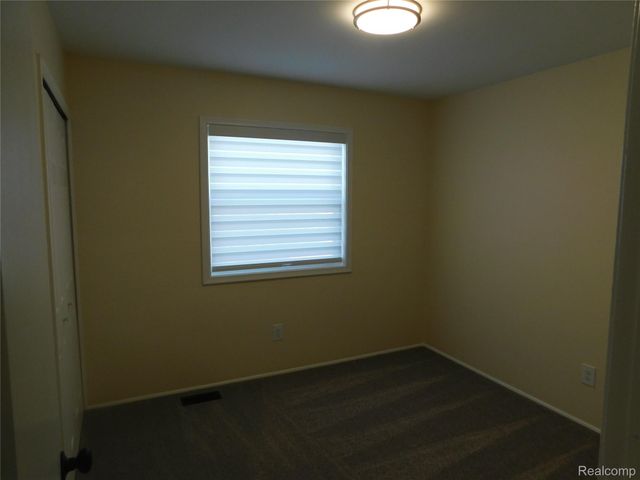 2727 Eaton Place, Flint, MI 48506