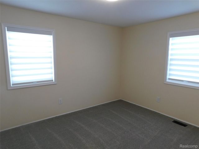 2727 Eaton Place, Flint, MI 48506