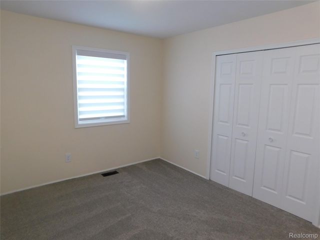 2727 Eaton Place, Flint, MI 48506
