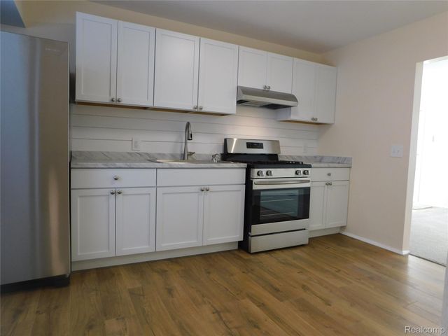 2727 Eaton Place, Flint, MI 48506