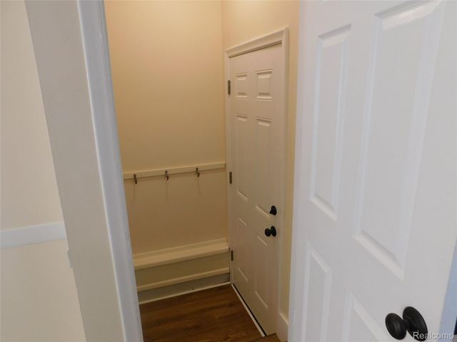 2727 Eaton Place, Flint, MI 48506