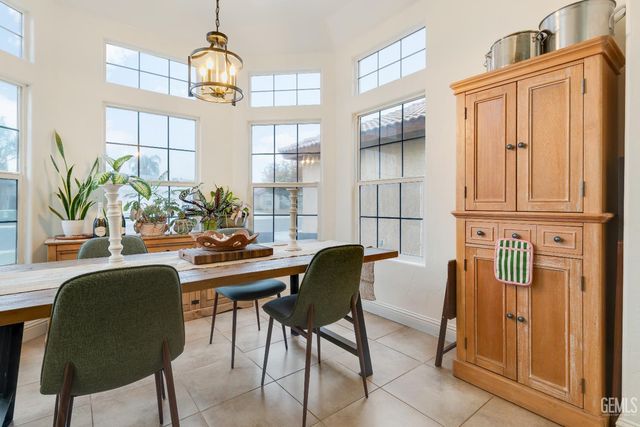 243 Deep Creek Drive, Bakersfield, CA 93308