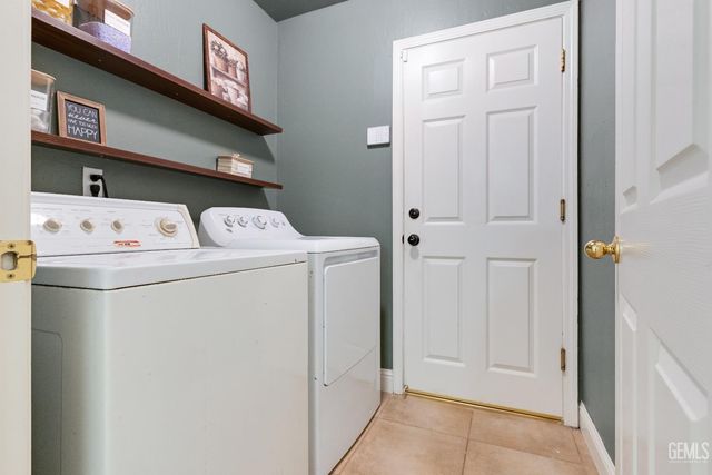 243 Deep Creek Drive, Bakersfield, CA 93308