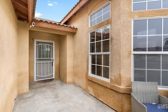 243 Deep Creek Drive, Bakersfield, CA 93308