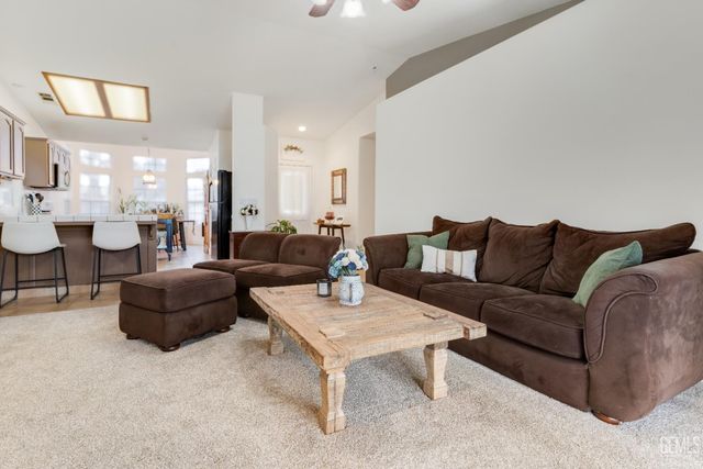 243 Deep Creek Drive, Bakersfield, CA 93308