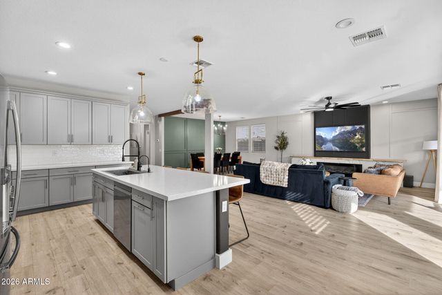 1663 W GORDON Street, San Tan Valley, AZ 85144