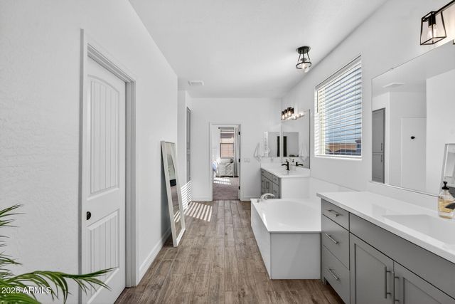 1663 W GORDON Street, San Tan Valley, AZ 85144