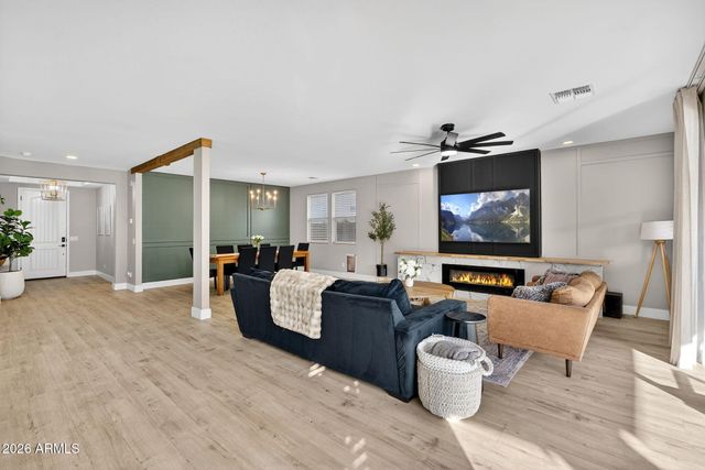 1663 W GORDON Street, San Tan Valley, AZ 85144