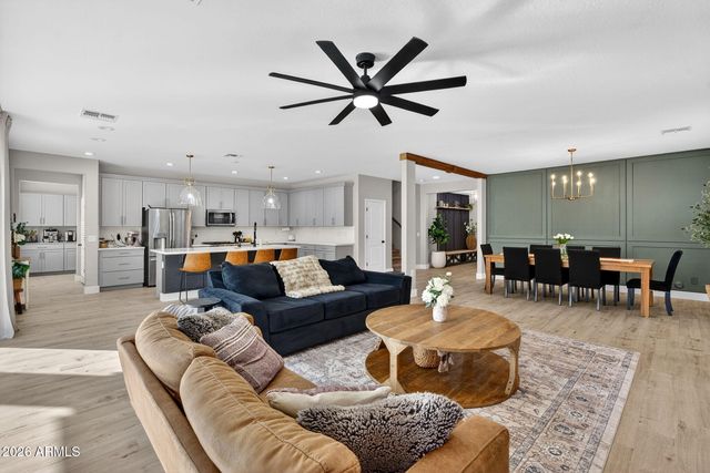 1663 W GORDON Street, San Tan Valley, AZ 85144