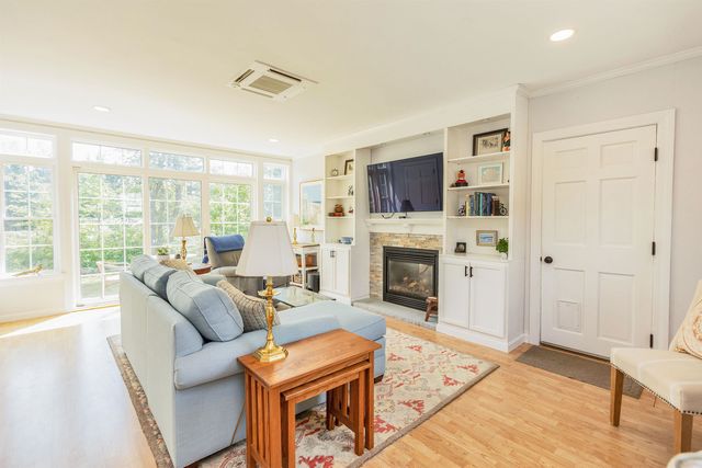 30 Orchard Hill Road, Peterborough, NH 03458