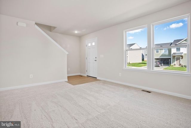 44 SPADE END RD, Inwood, WV 25428