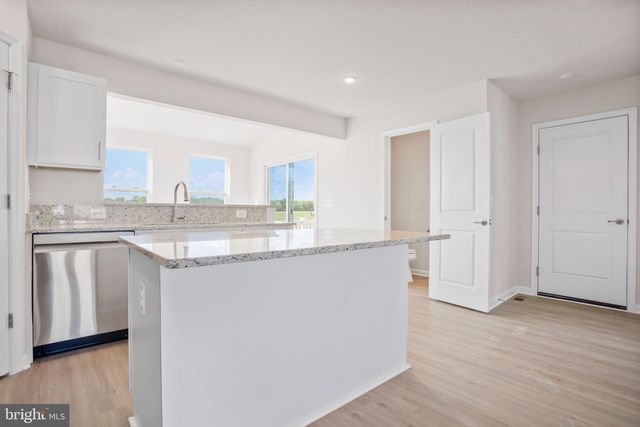 44 SPADE END RD, Inwood, WV 25428