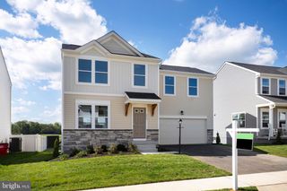 44 SPADE END RD, Inwood, WV 25428