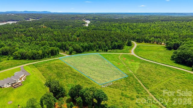 2093 Crestone Way, Connelly Springs, NC 28612