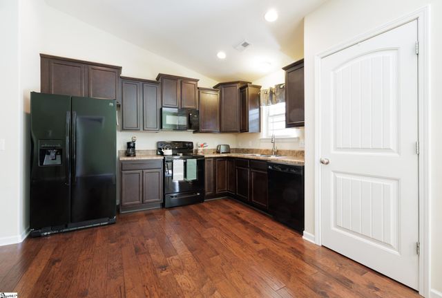 108 Summerdale Drive, Taylors, SC 29687