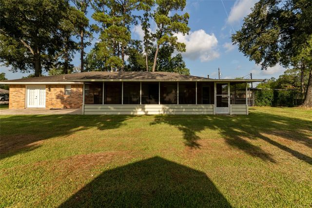 221 Maple Street, Highlands, TX 77562
