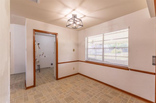 221 Maple Street, Highlands, TX 77562