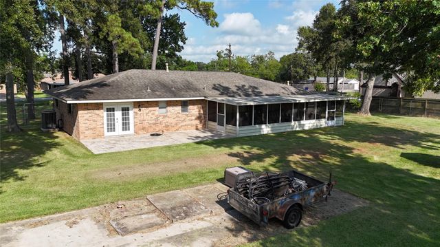 221 Maple Street, Highlands, TX 77562