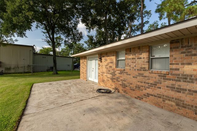 221 Maple Street, Highlands, TX 77562