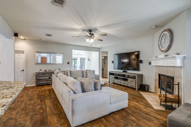 8125 Ross Lake Drive, Fort Worth, TX 76137