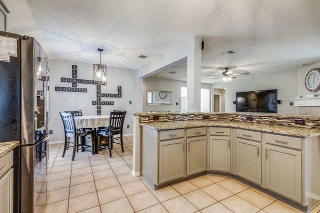 8125 Ross Lake Drive, Fort Worth, TX 76137